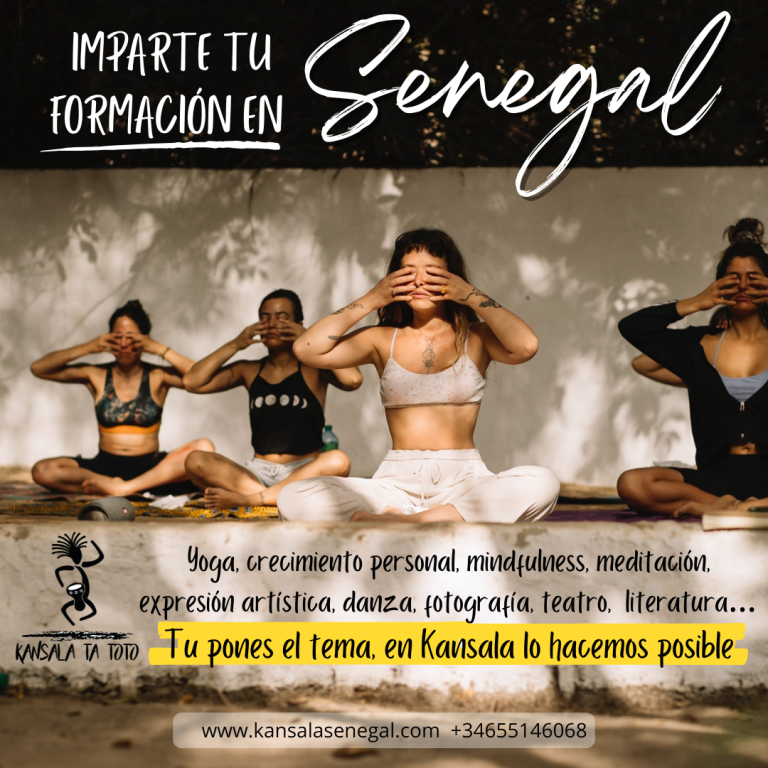 Clase de Yoga al amanecer en nuestro alojamientos en Senegal
